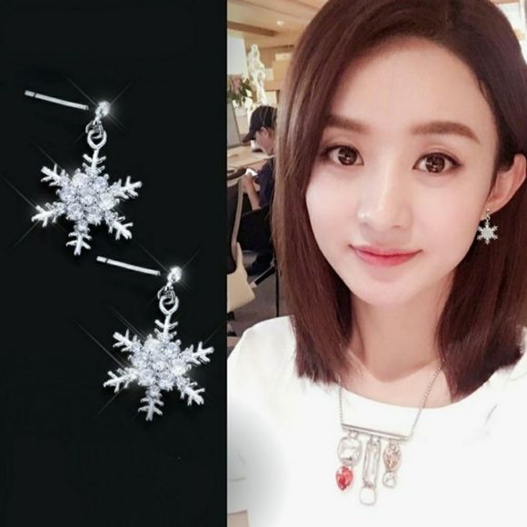 ❄Snowflake Dangling Earrings❄ - Picture 1 of 1